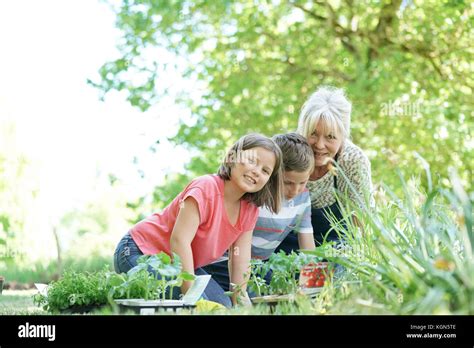 oma fickt im garten|Alte Weiber .